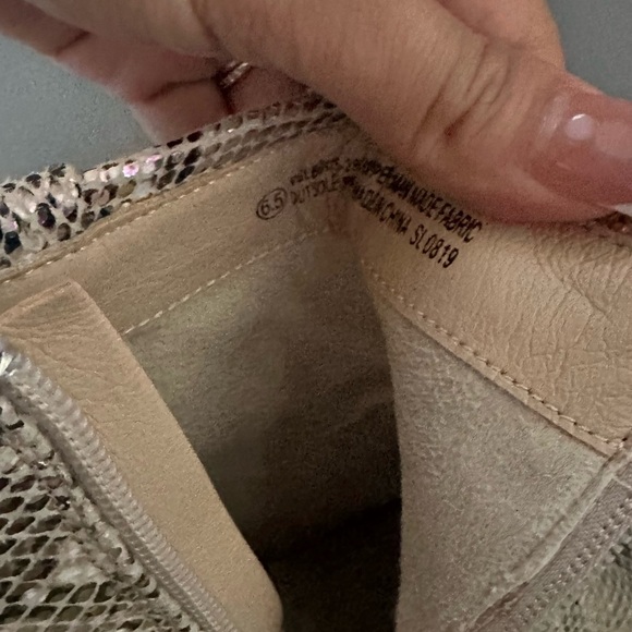 Booties - Picture 4 of 4